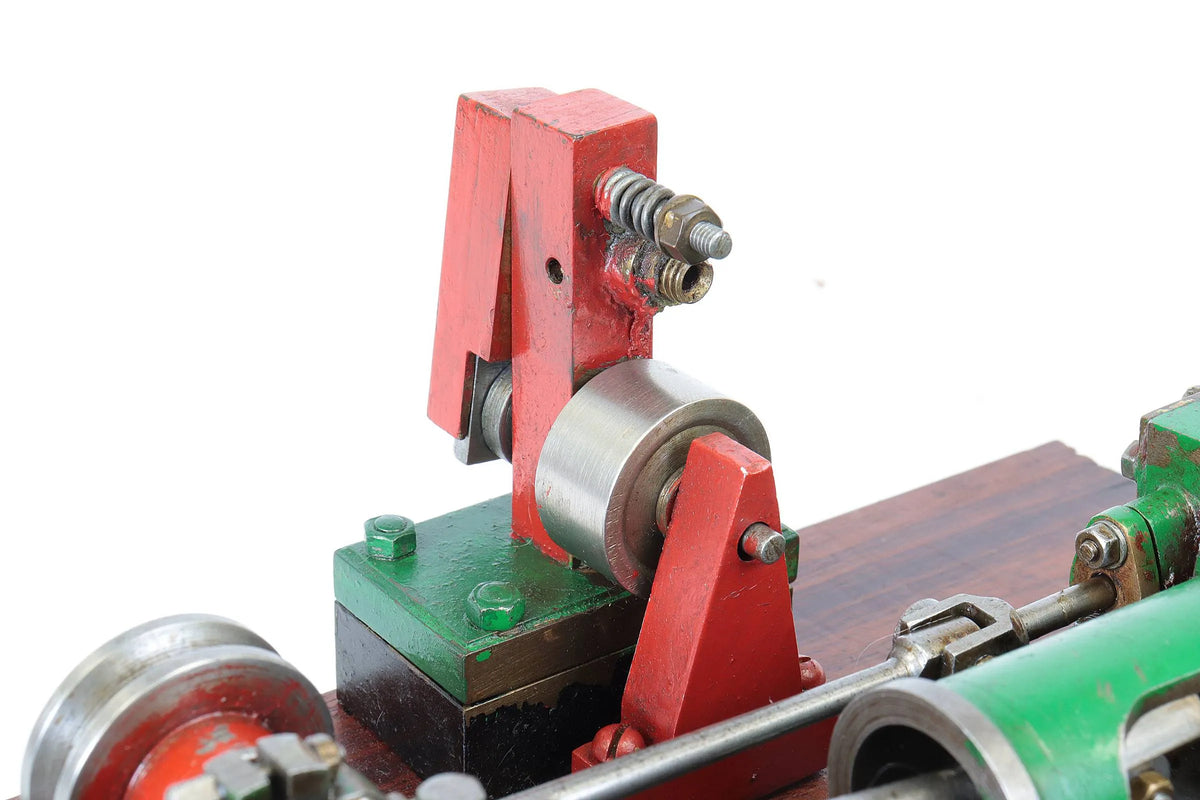 Small horizontal twin + single cylinder oscillating engine