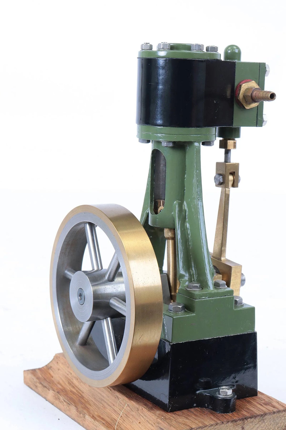 10V-style engine