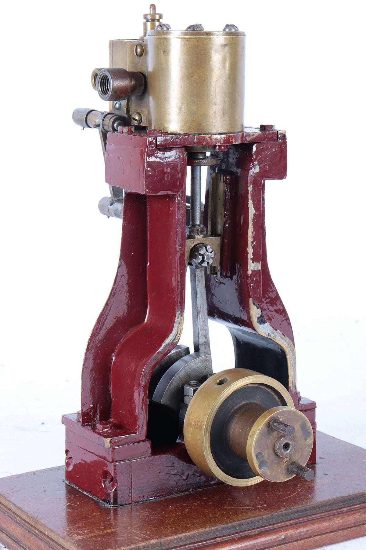 Large vertical engine