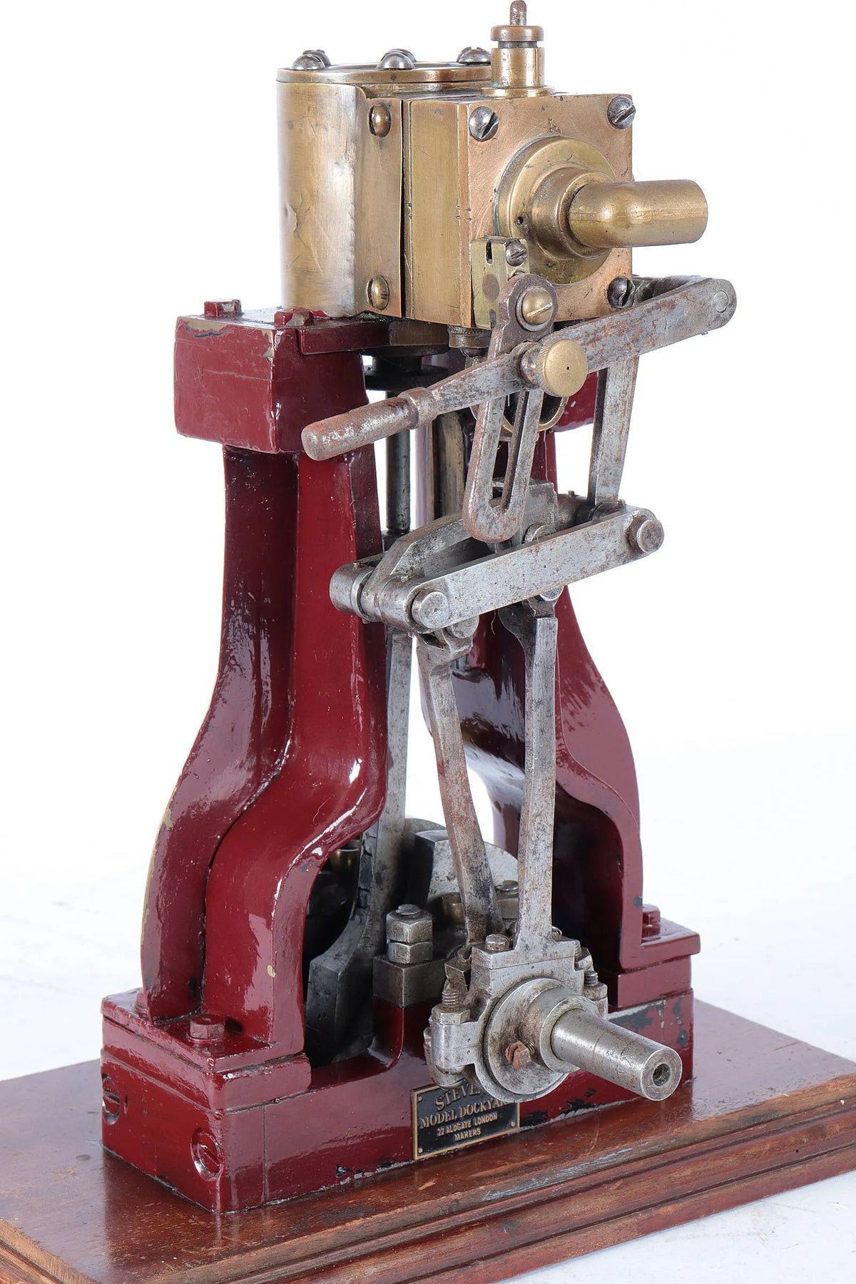 Large vertical engine
