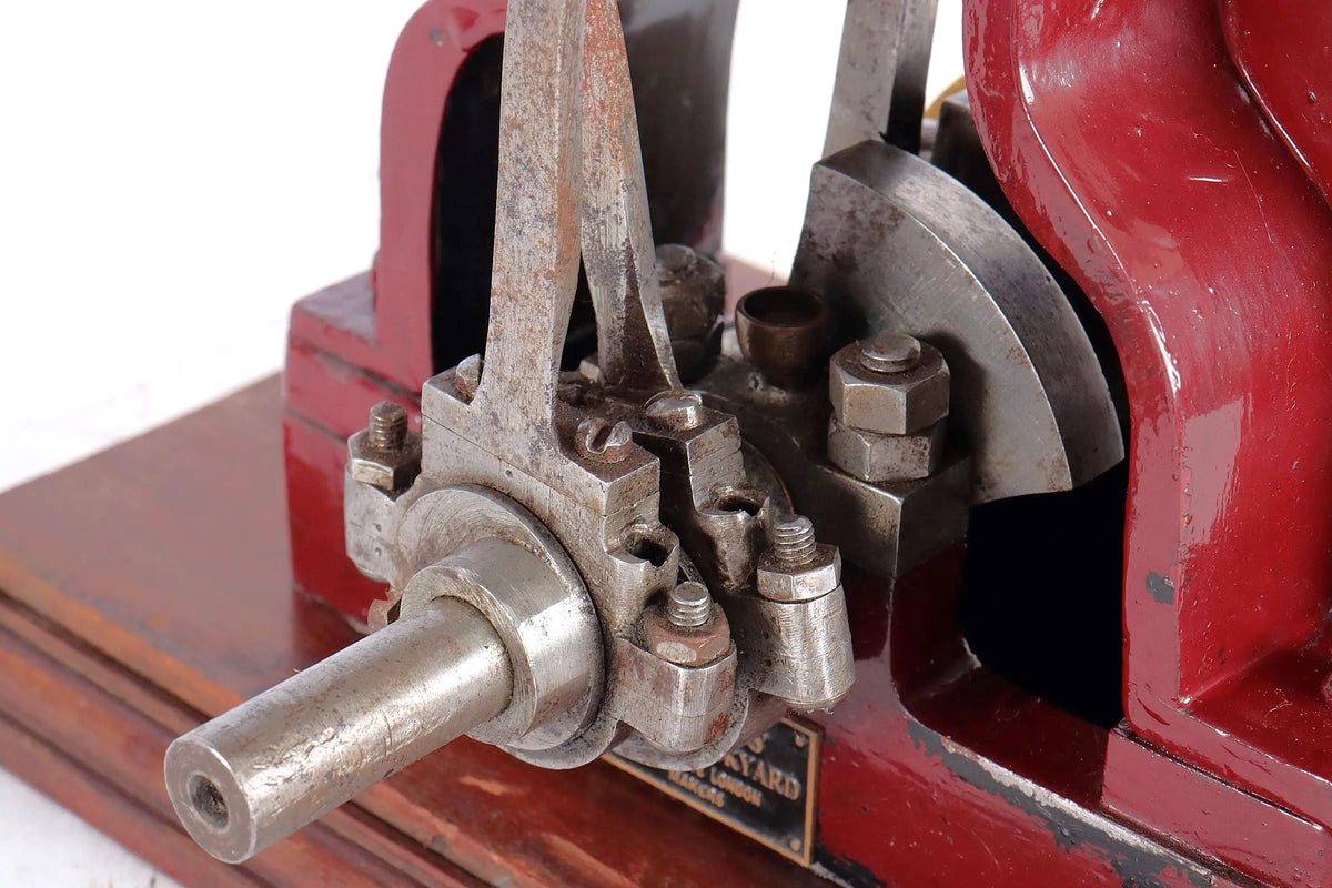 Large vertical engine