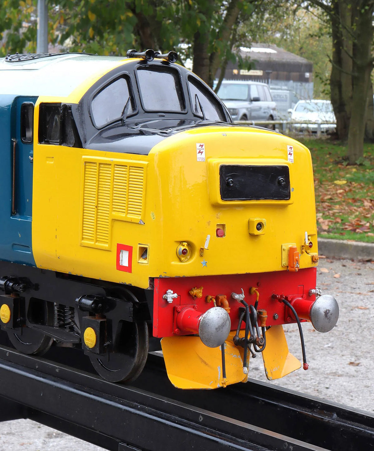 5 inch gauge Class 37 battery electric