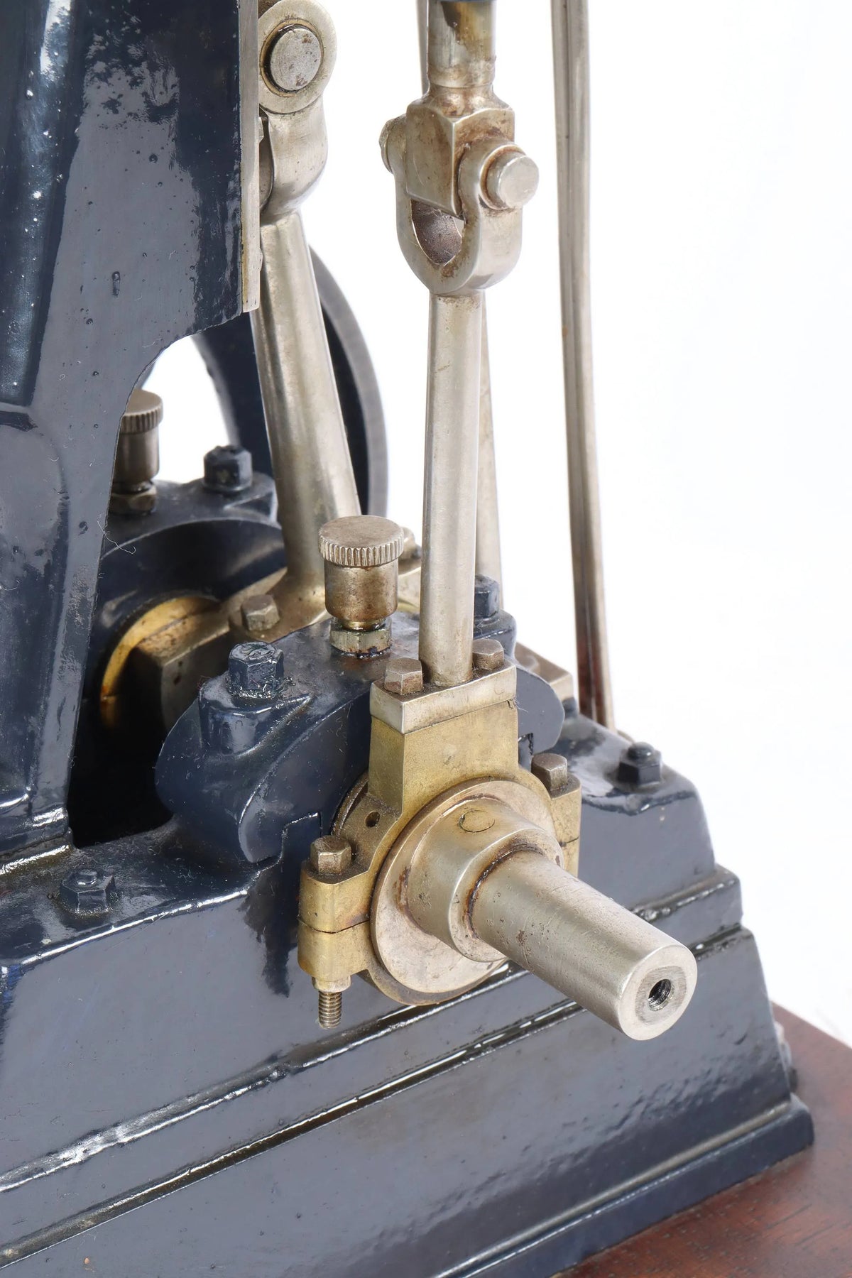 Marshall vertical engine