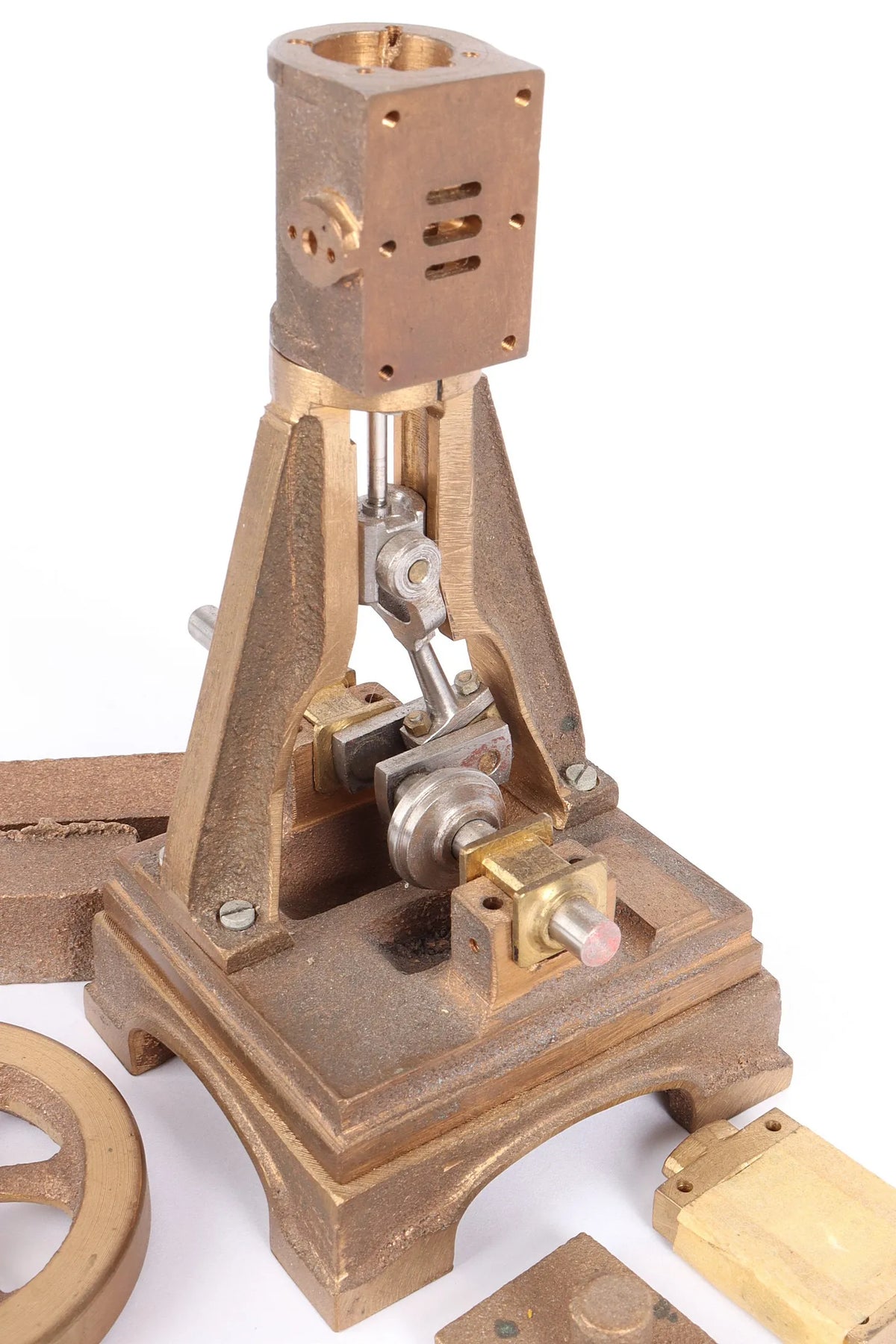 Small vertical engine