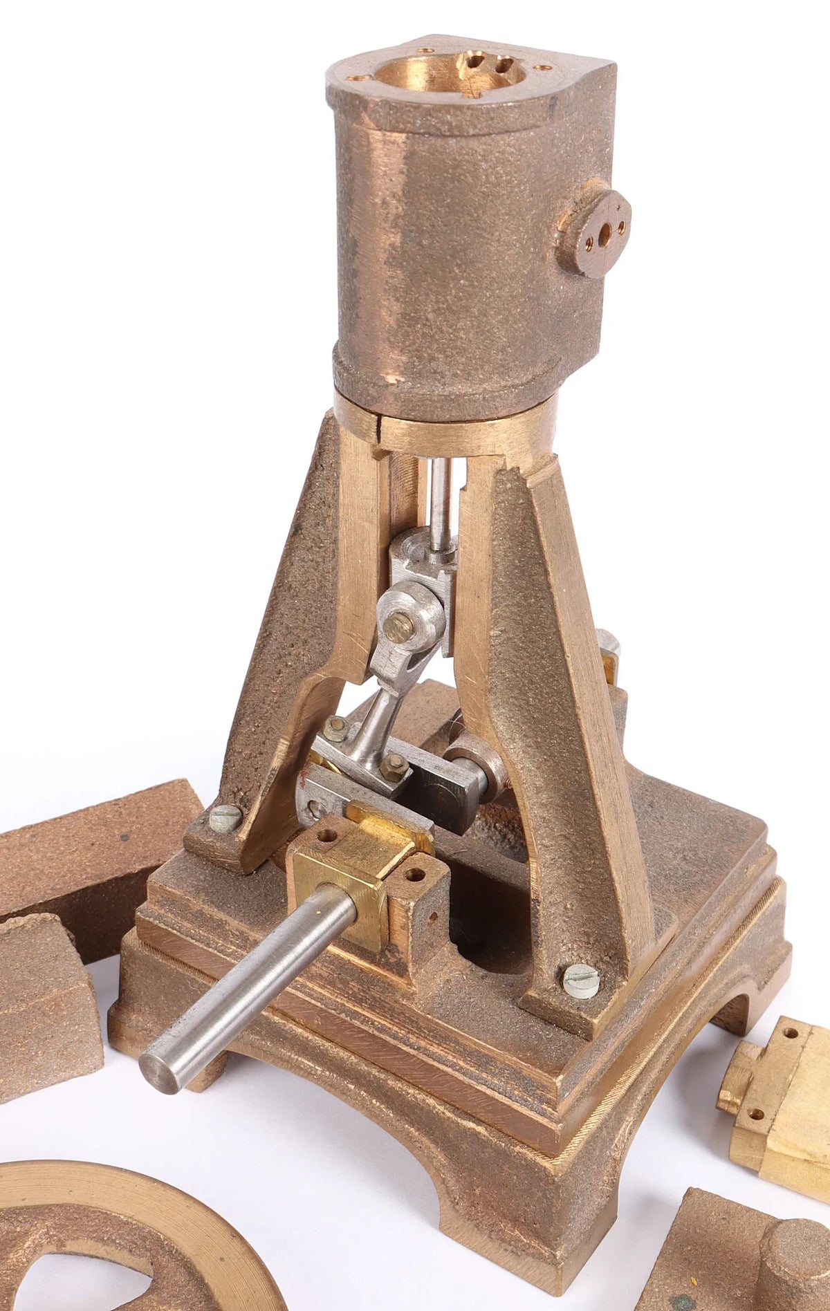 Small vertical engine