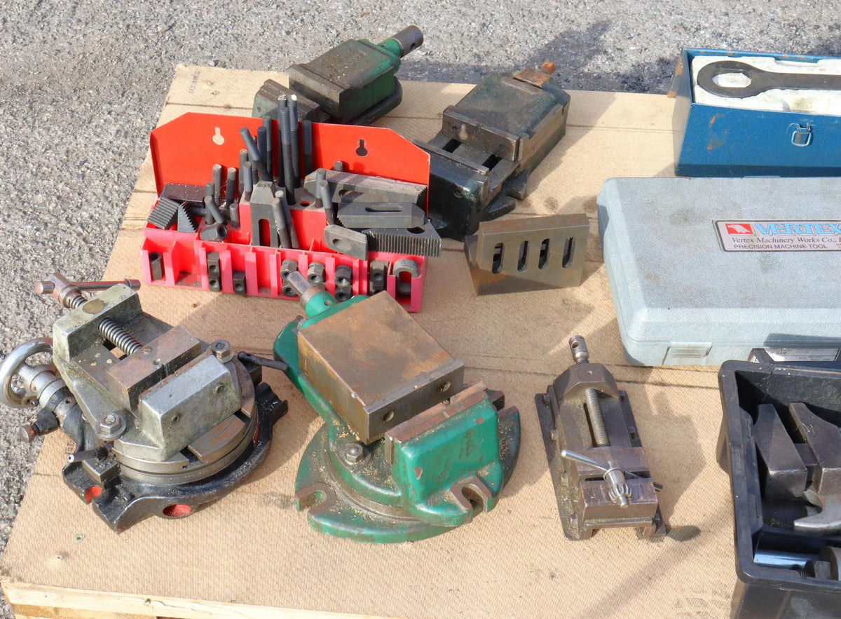 Chester milling machine with stand and accessories