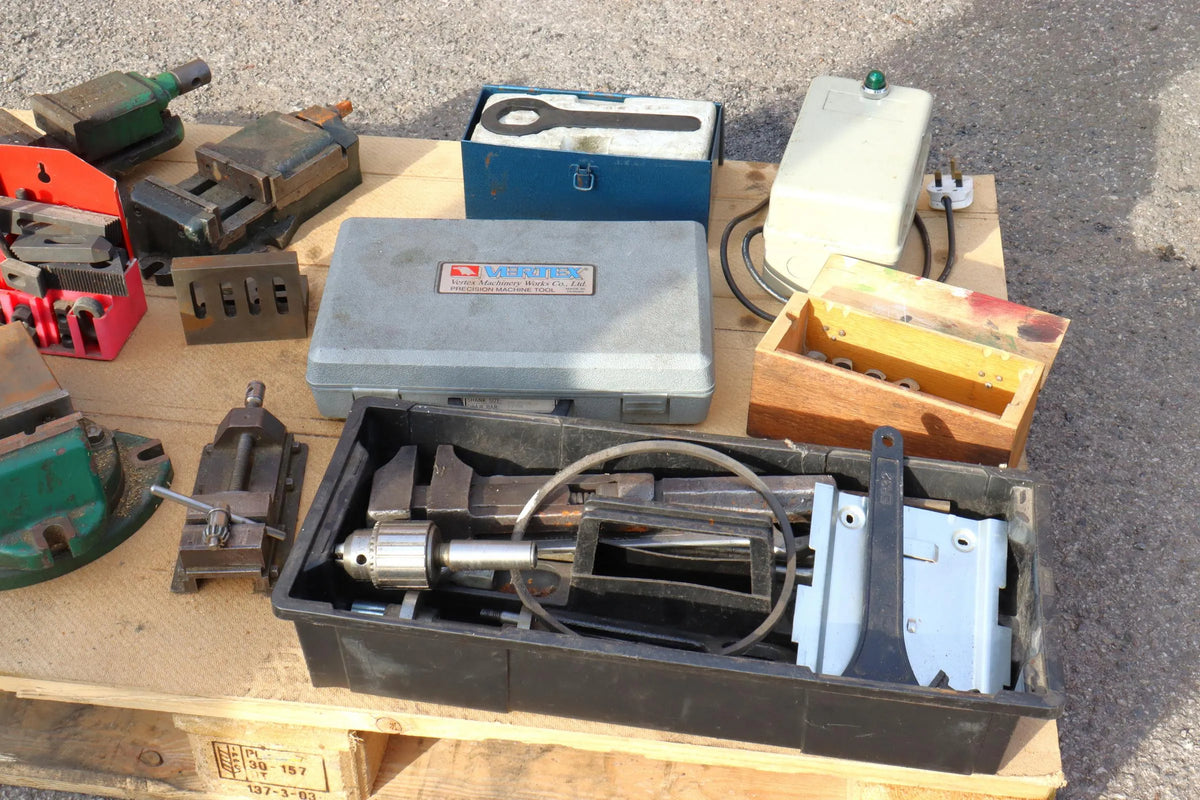 Chester milling machine with stand and accessories