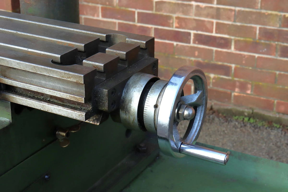Chester milling machine with stand and accessories