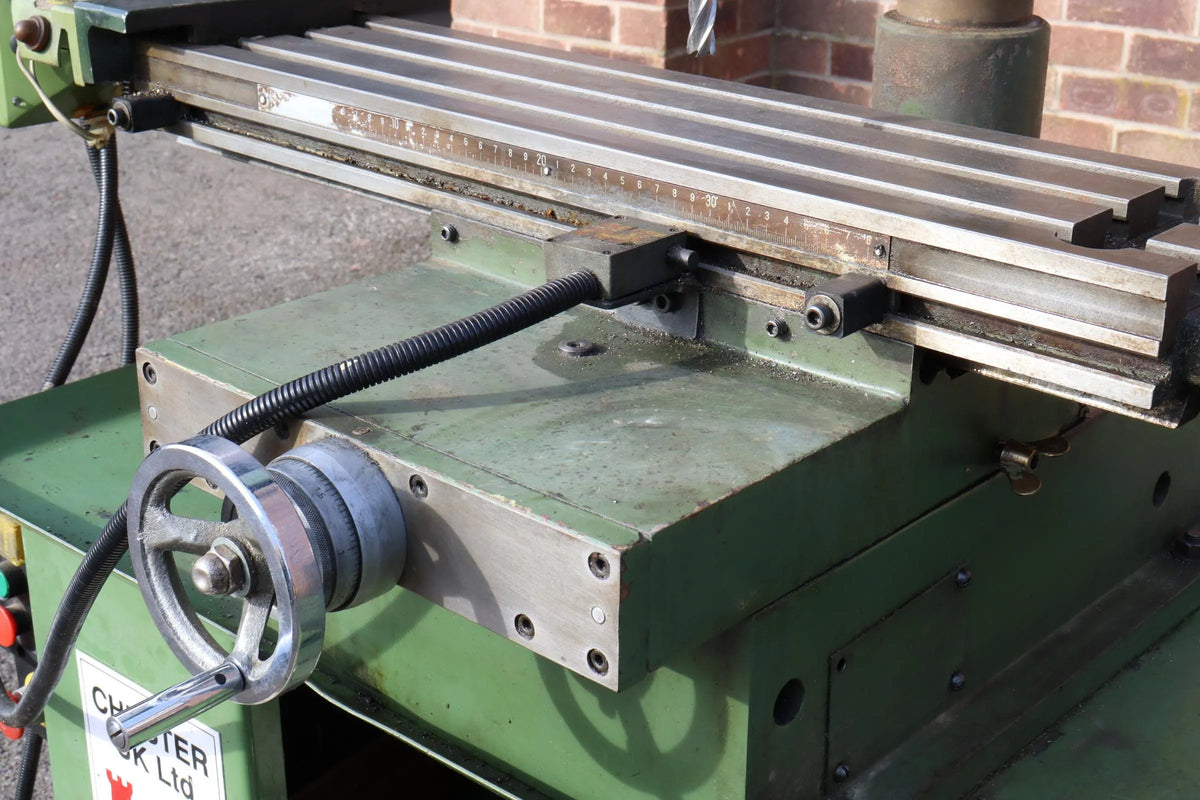 Chester milling machine with stand and accessories