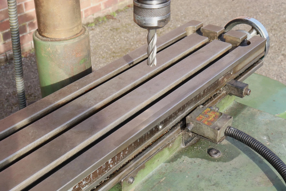Chester milling machine with stand and accessories