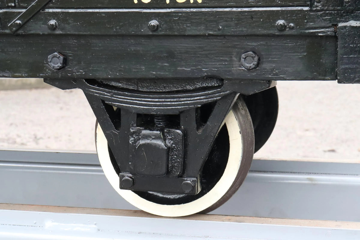 7 1/4 inch gauge private owner wagon