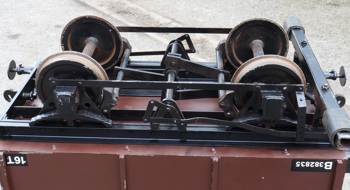 7 1/4 inch gauge braked iron ore tippler driving truck
