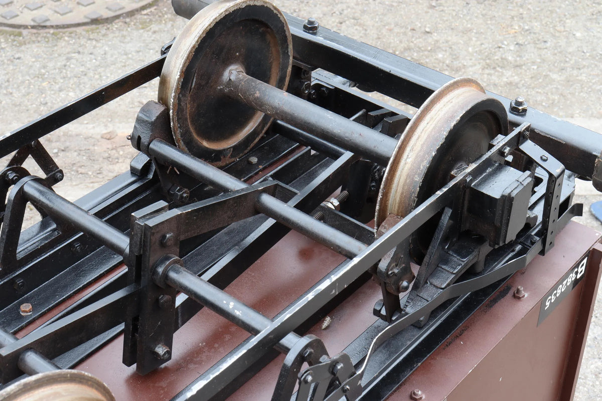 7 1/4 inch gauge braked iron ore tippler driving truck