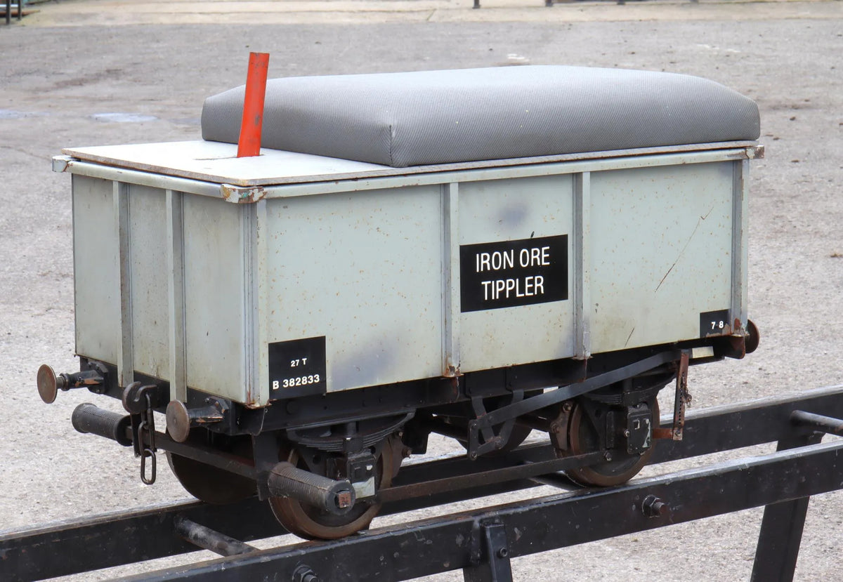 7 1/4 inch gauge braked iron ore tippler driving truck