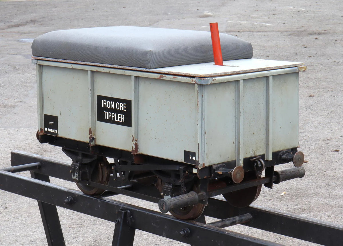 7 1/4 inch gauge braked iron ore tippler driving truck