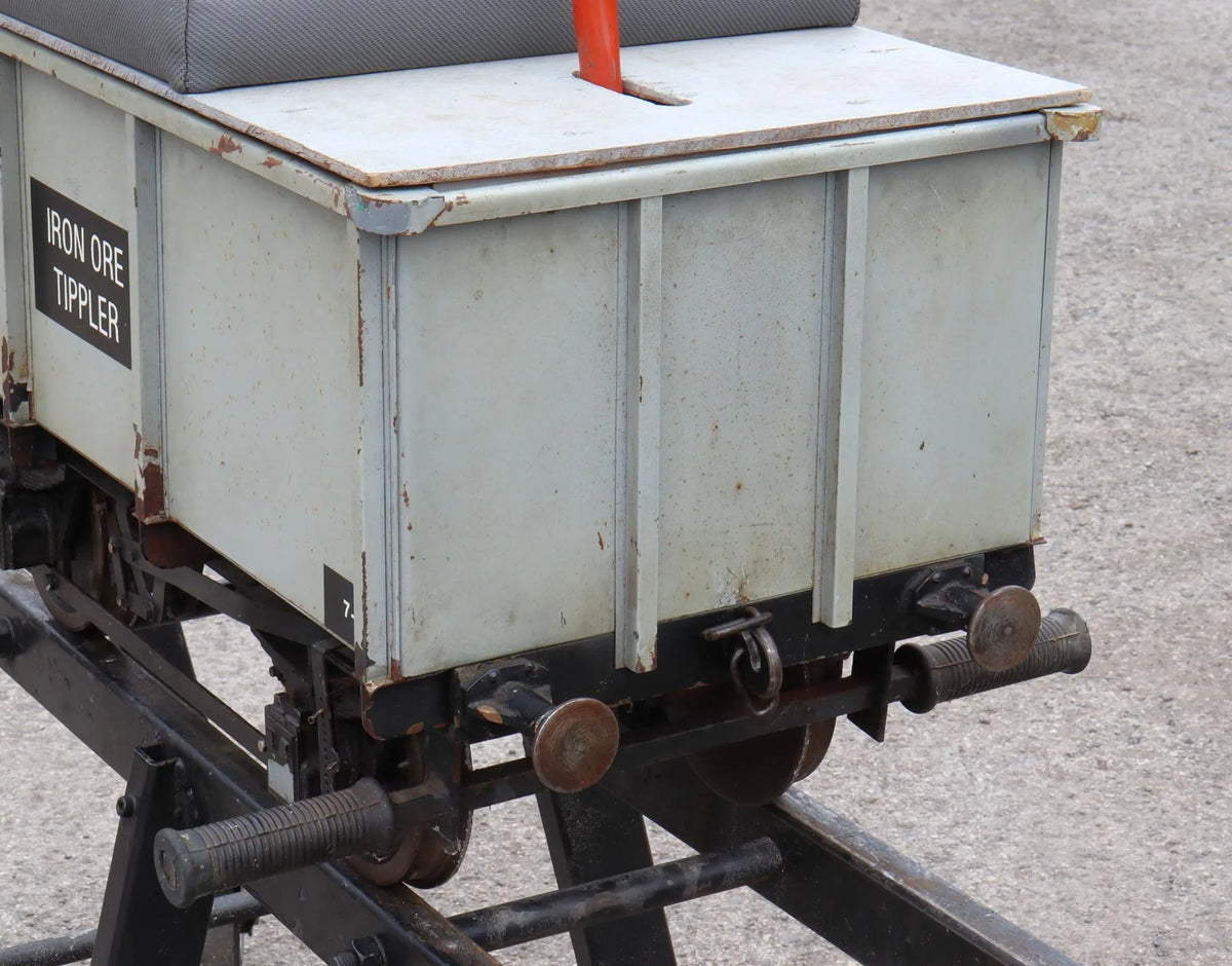 7 1/4 inch gauge braked iron ore tippler driving truck