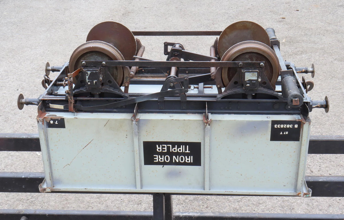 7 1/4 inch gauge braked iron ore tippler driving truck