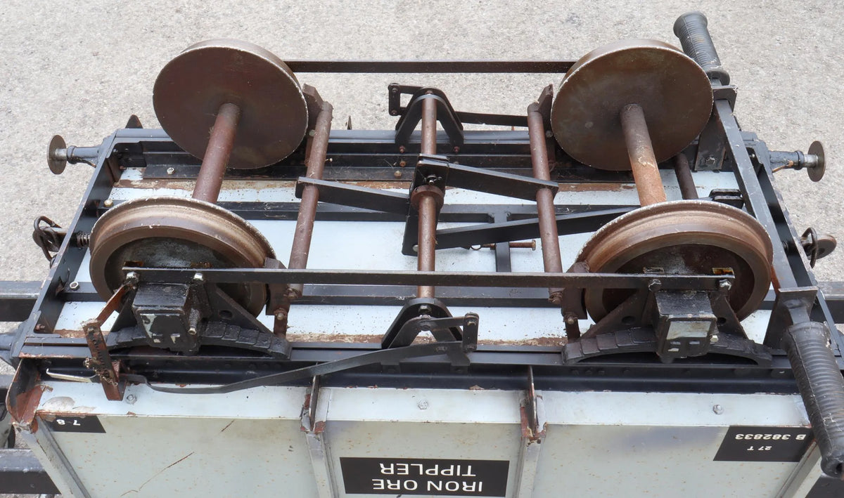 7 1/4 inch gauge braked iron ore tippler driving truck