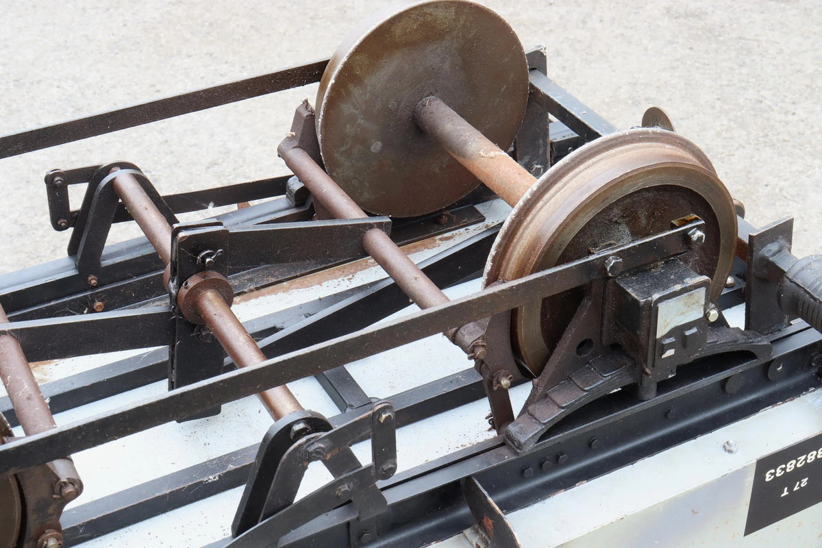 7 1/4 inch gauge braked iron ore tippler driving truck