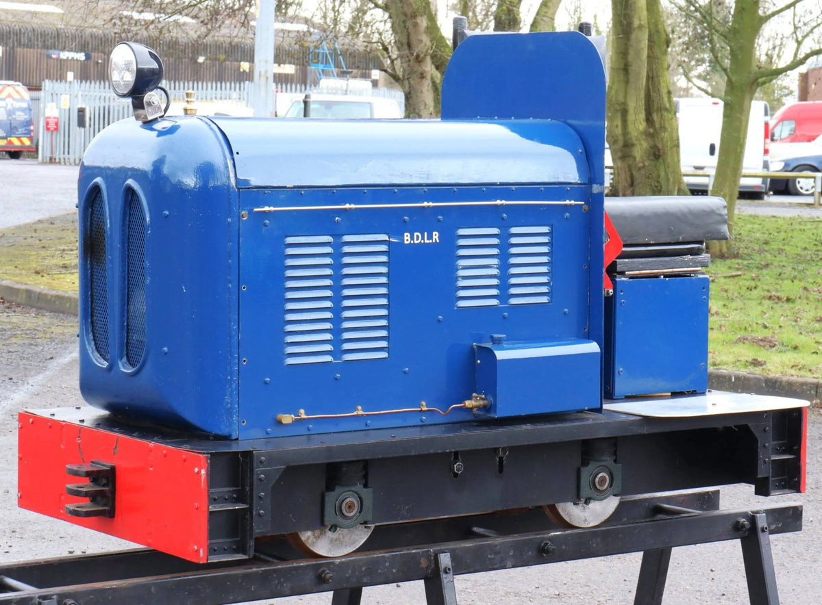 7 1/4 inch narrow gauge petrol hydraulic shunter