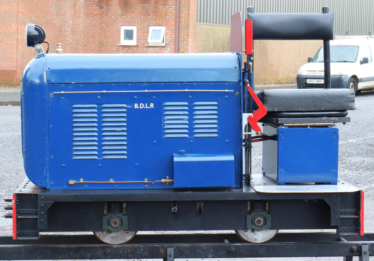 7 1/4 inch narrow gauge petrol hydraulic shunter