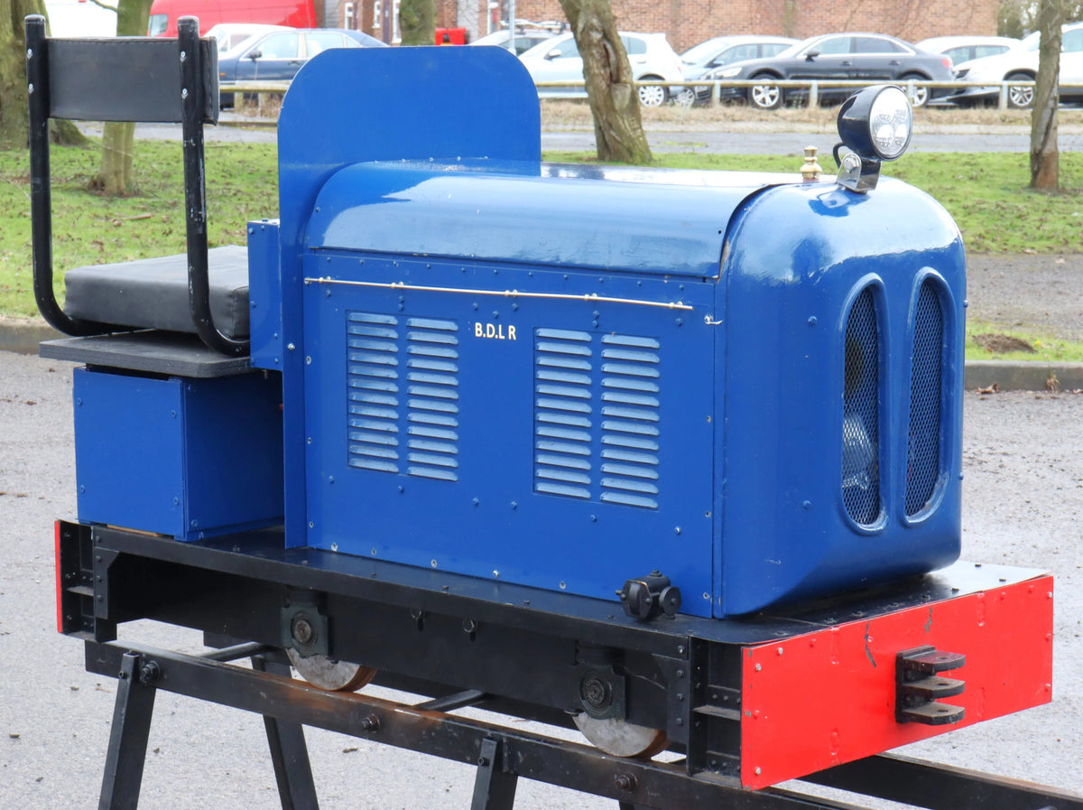 7 1/4 inch narrow gauge petrol hydraulic shunter