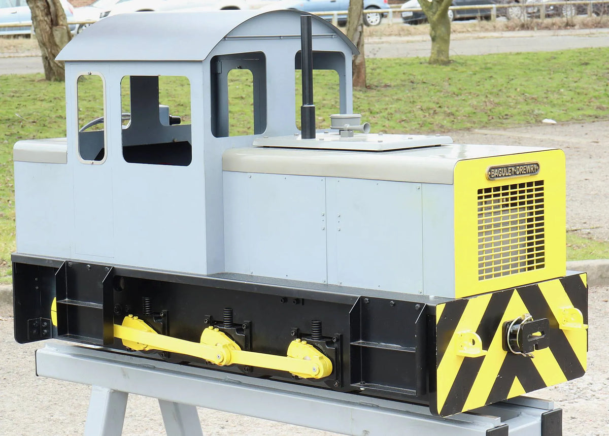 5 inch narrow gauge Baguley-Drewry "Harlech Castle" 0-6-0 battery electric