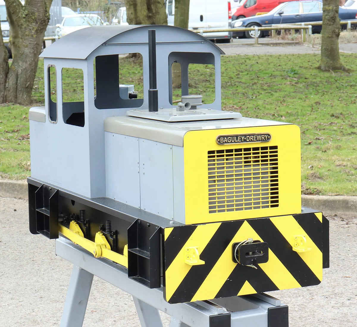 5 inch narrow gauge Baguley-Drewry "Harlech Castle" 0-6-0 battery electric