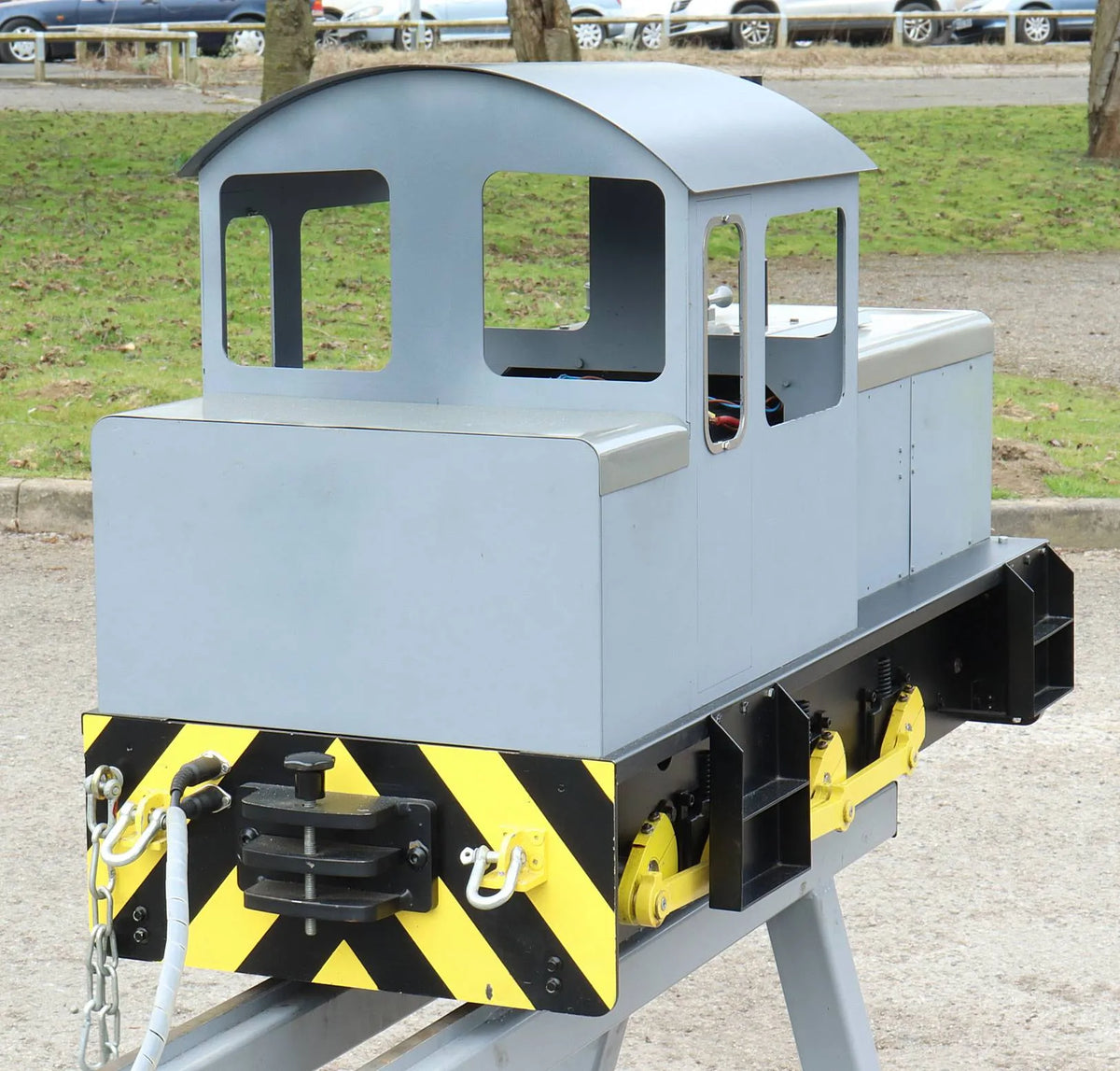 5 inch narrow gauge Baguley-Drewry "Harlech Castle" 0-6-0 battery electric