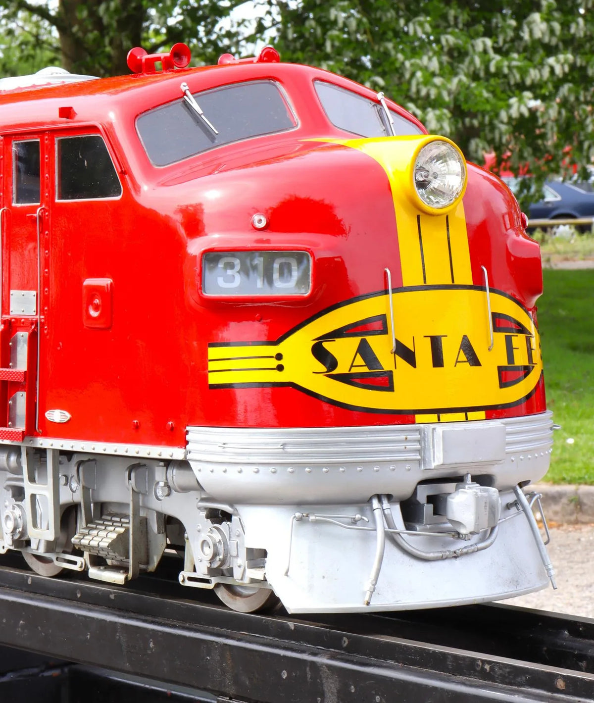 5 inch gauge Santa Fe F7