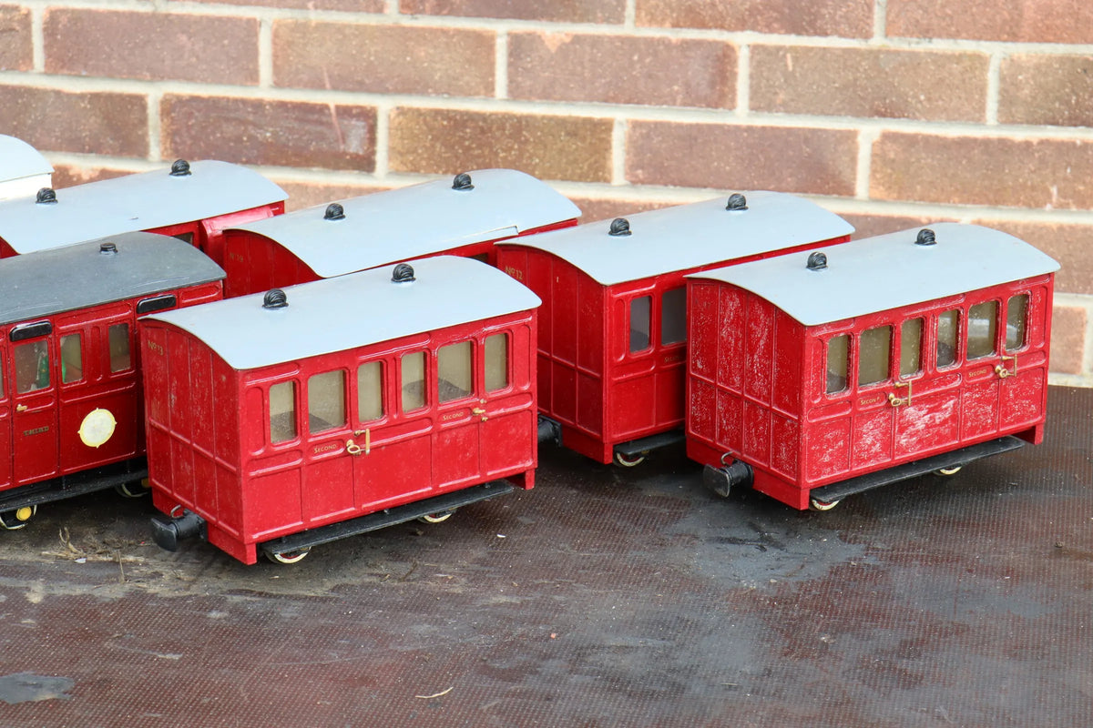 Seven 32mm gauge carriages