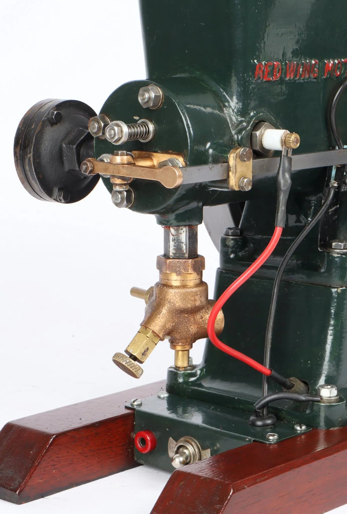 Red Wing open crank engine