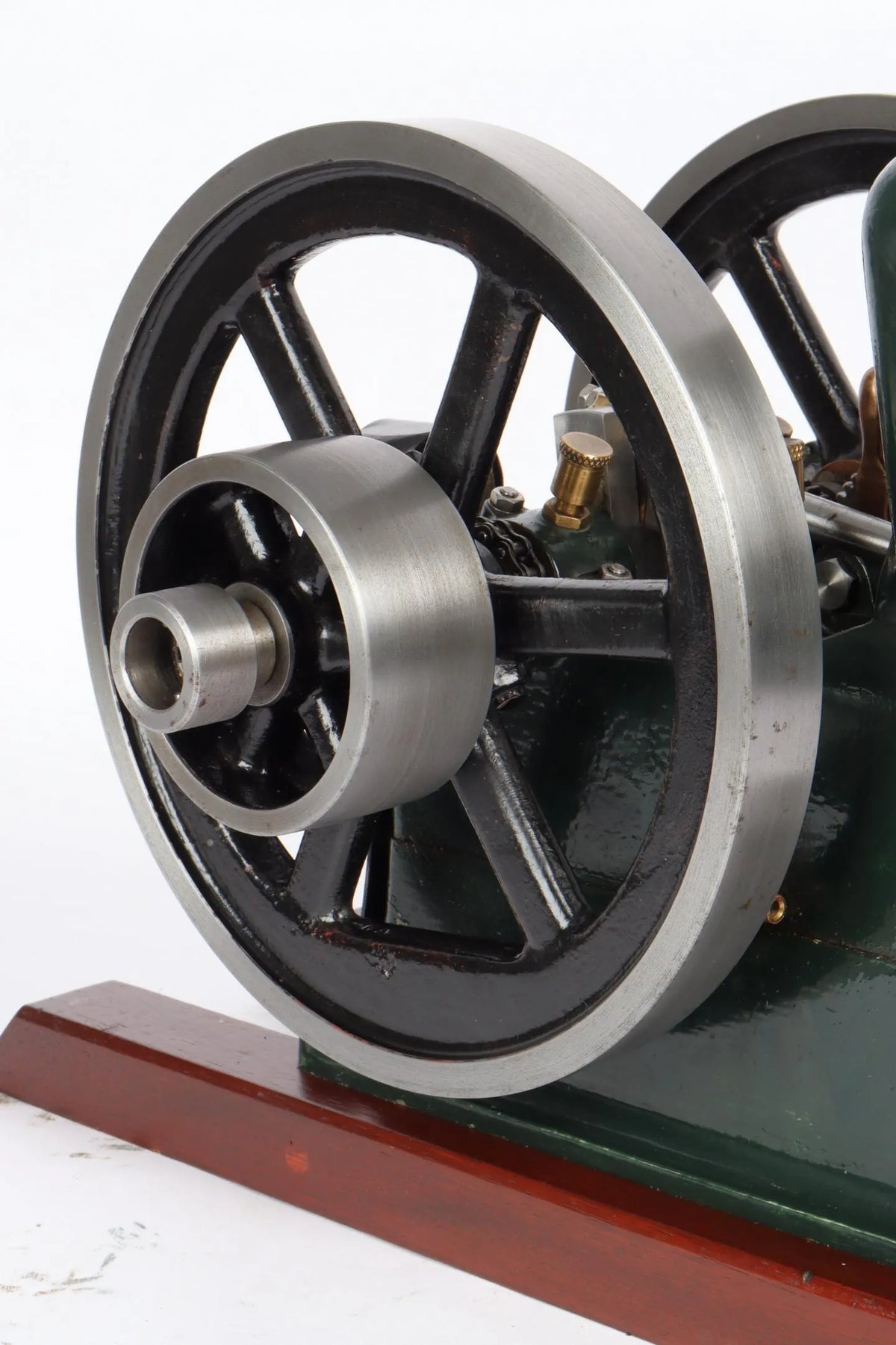 Red Wing open crank engine
