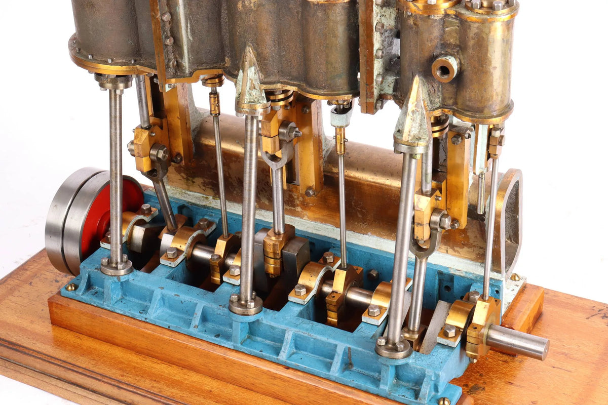 Triple expansion engine