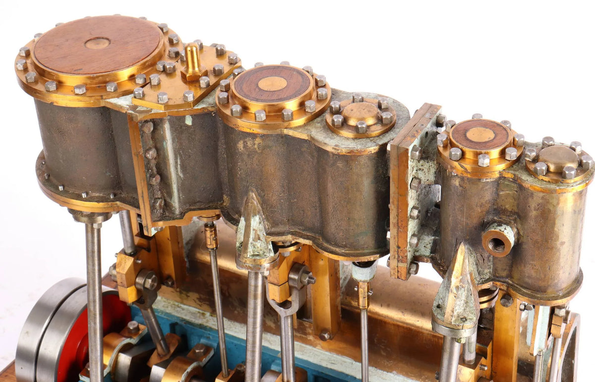 Triple expansion engine