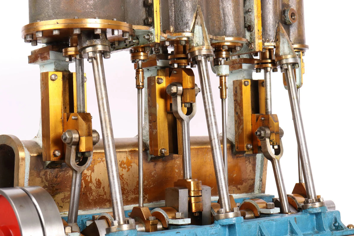 Triple expansion engine