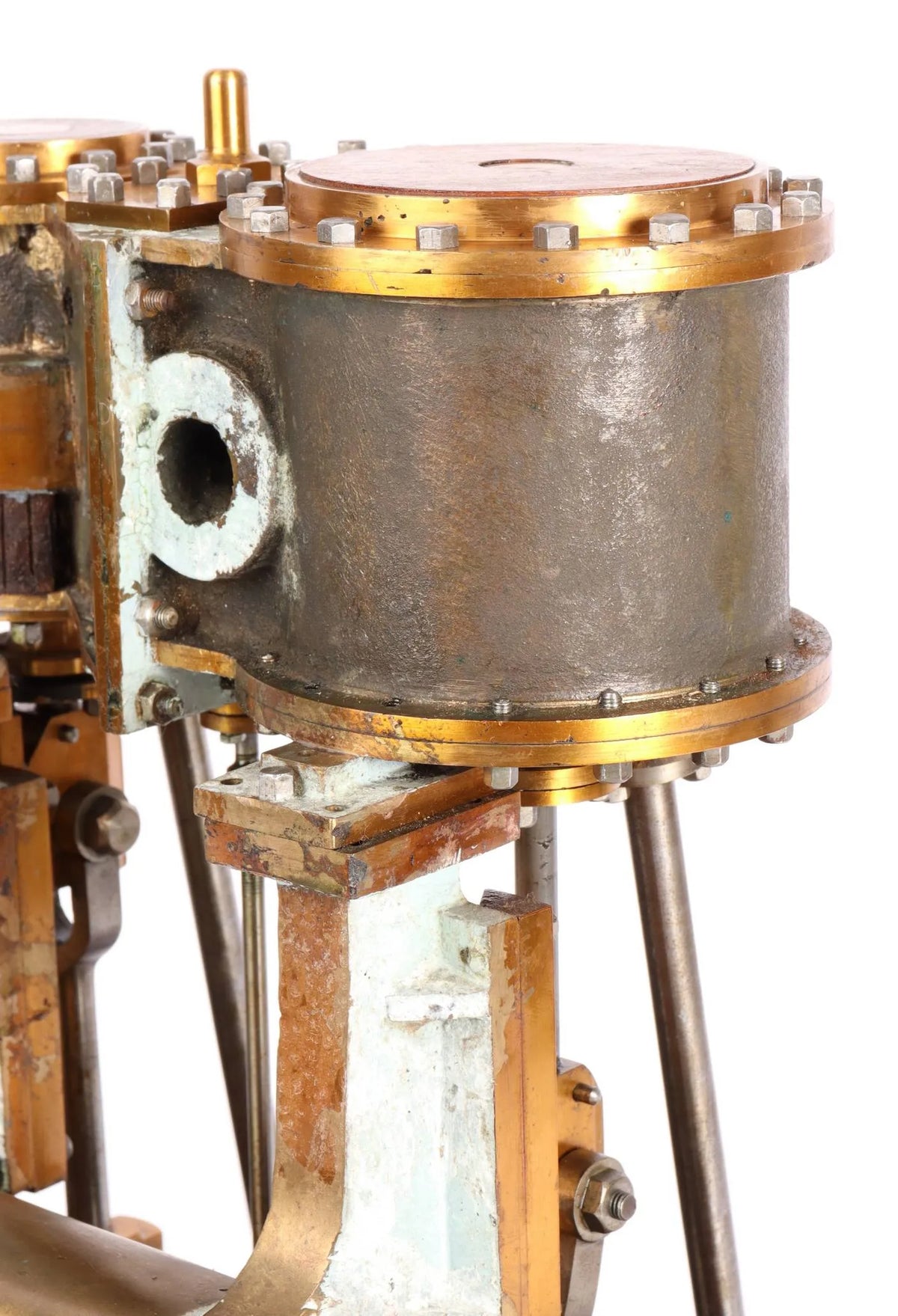 Triple expansion engine