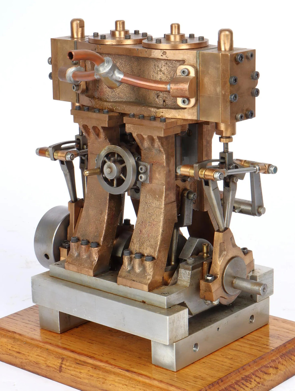 Vertical twin with reversing gear