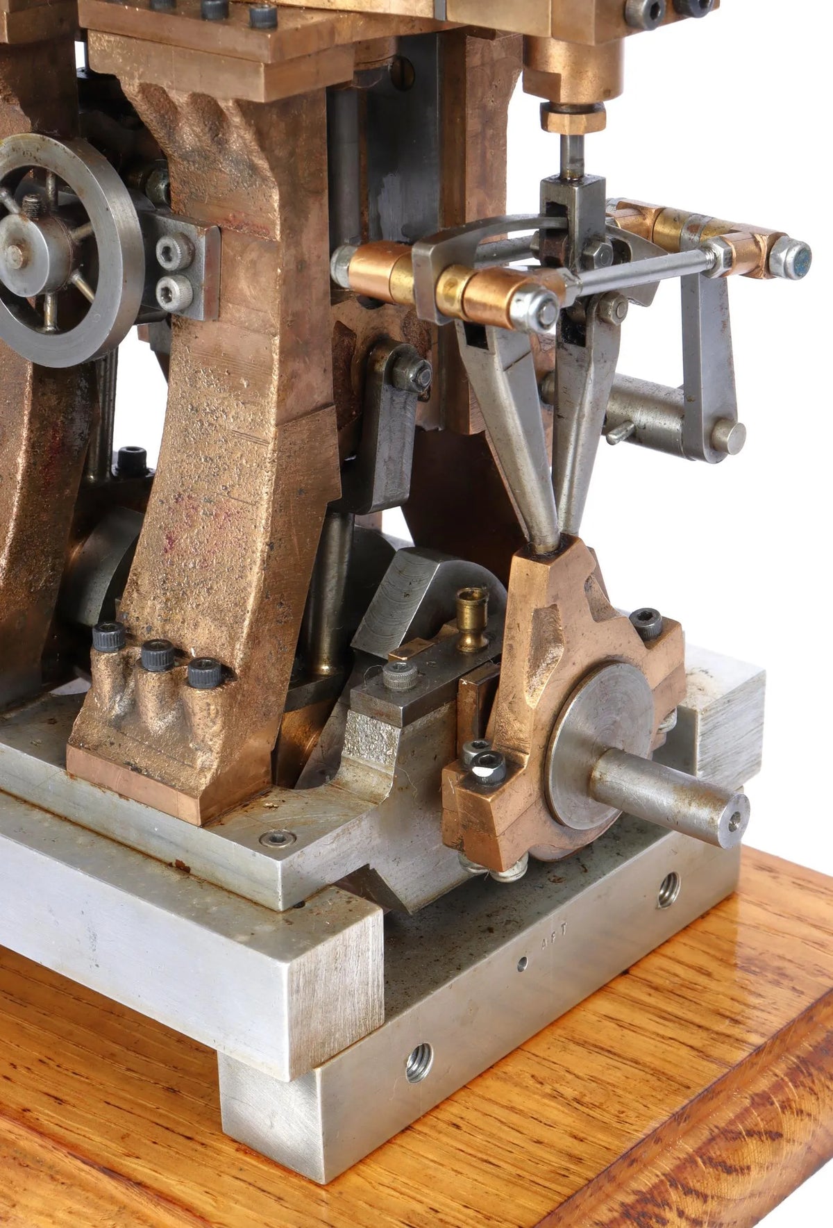 Vertical twin with reversing gear