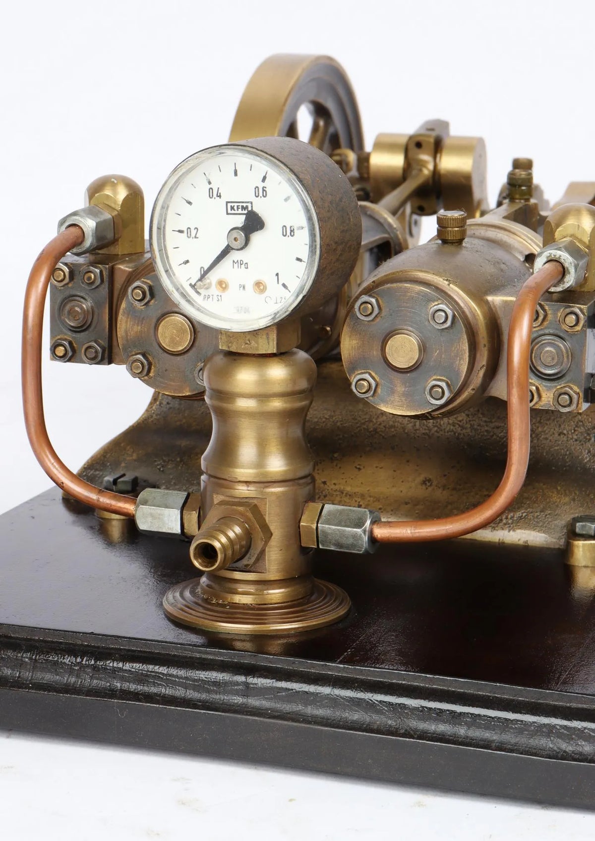 "EIWI" twin cylinder mill engine