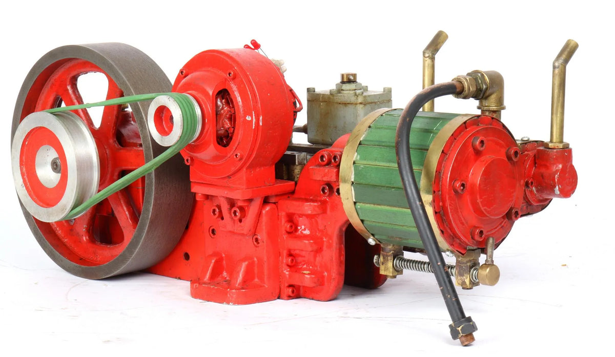 Single cylinder workshop engine with dynamo