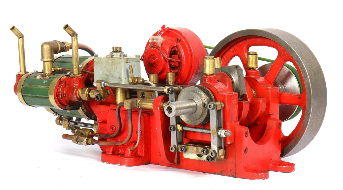 Single cylinder workshop engine with dynamo