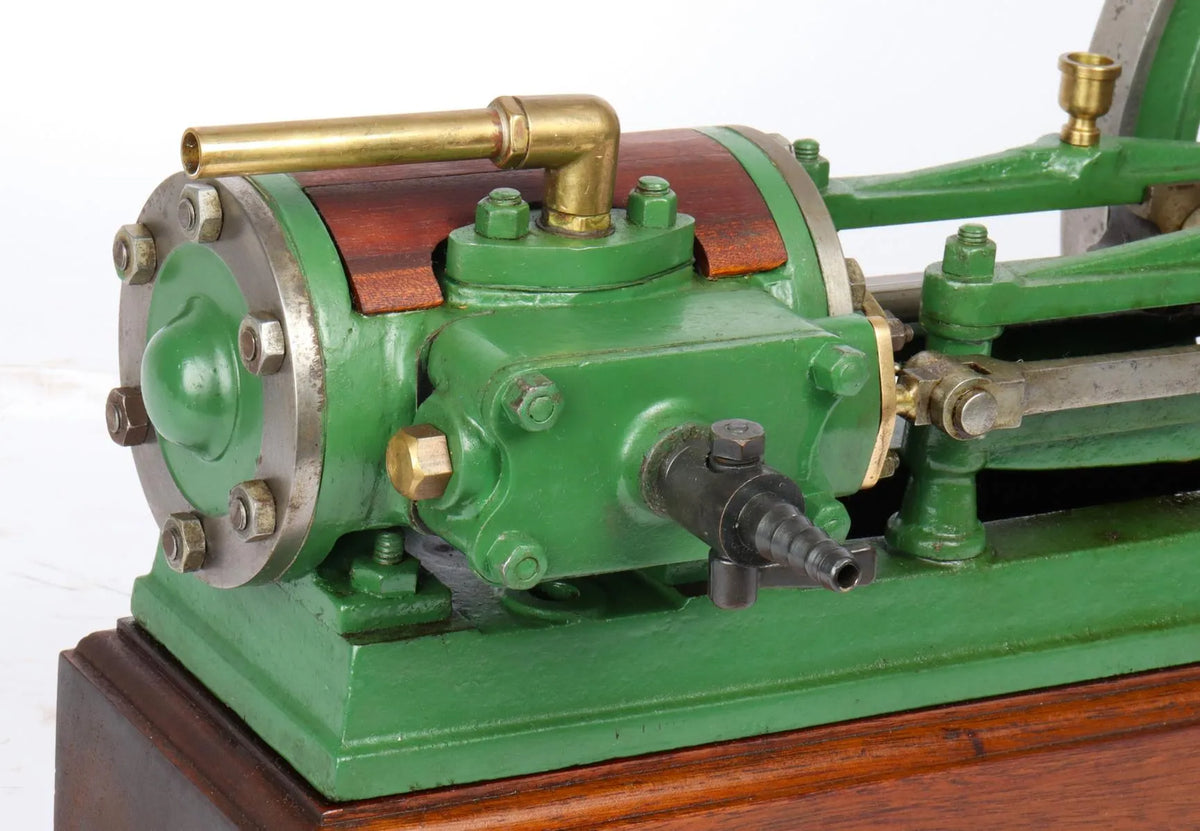 Large horizontal engine