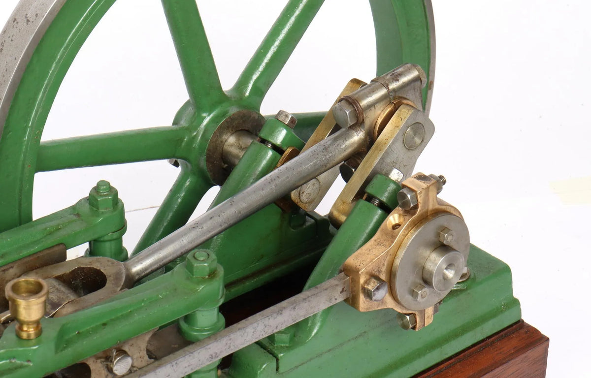 Large horizontal engine