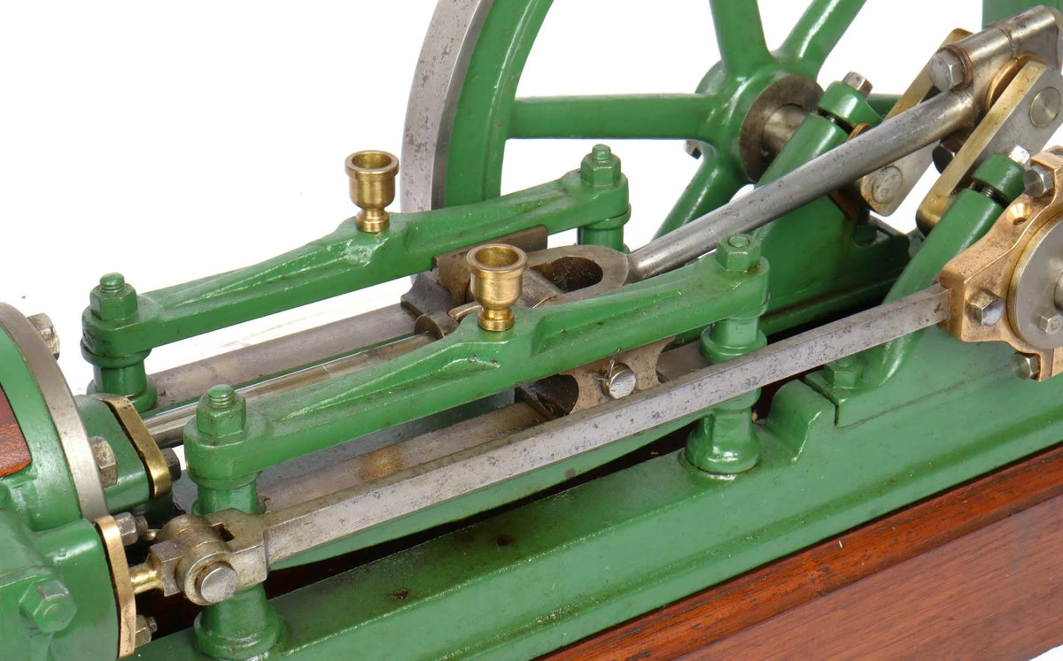 Large horizontal engine