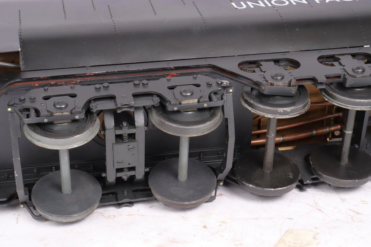 3 1/2 inch gauge Union Pacific 4-8-4 with centipede tender