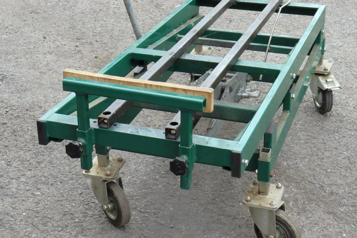 Hydraulic lift trolley