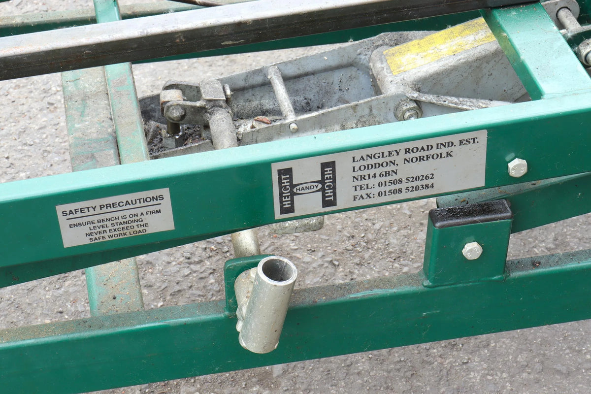 Hydraulic lift trolley