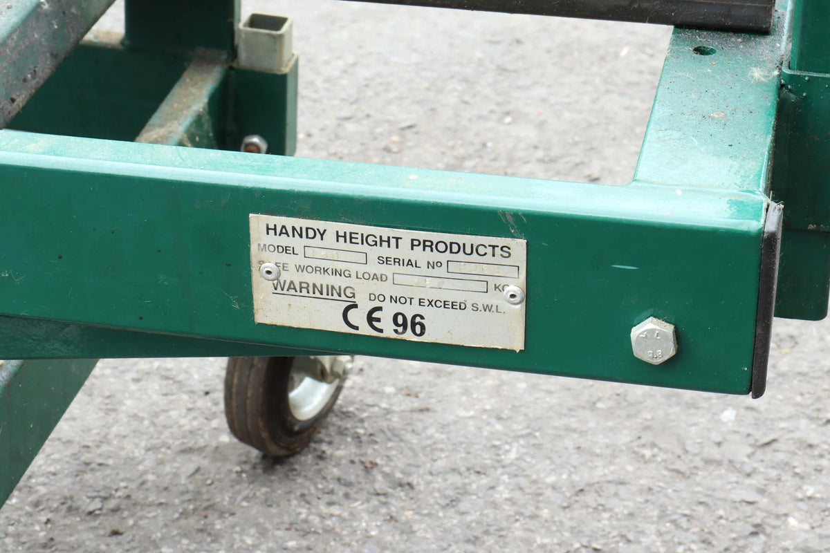 Hydraulic lift trolley