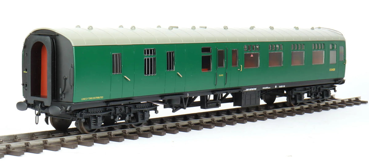 Rake of 3 gauge 1 Accucraft BR Mk1 coaches